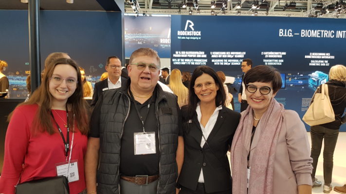 Rodenstock Messestand Schulungsreferentin Diana Stoffers Opti München