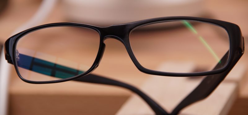 Umformung einer Brille durch Annette Lampen in der Meisterwerkstatt