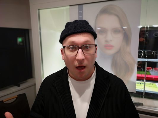 Andy Wolf Brillenfassung getragen von Vertriebschef Jochen Pail bei Juwelier und Augenoptik Annette Lampen