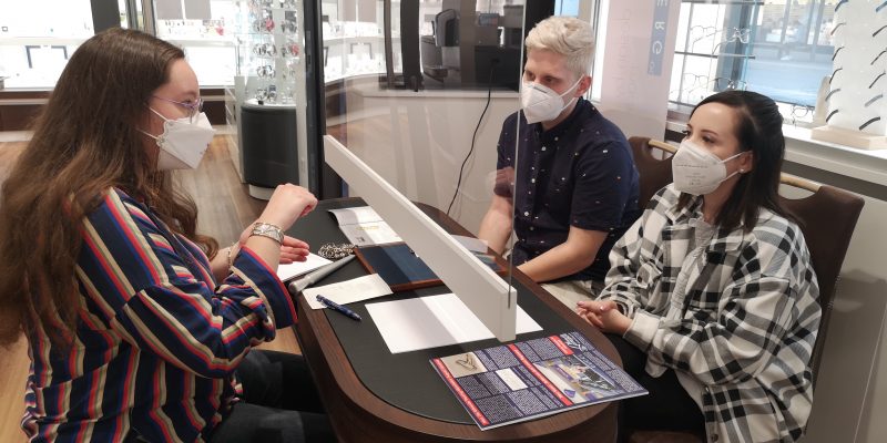 Gerstner Trauringe aussuchen bei Franziska Lampen