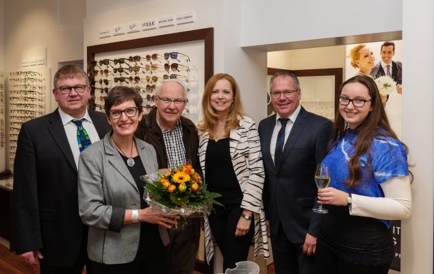 Annette Lampen Juwelier & Augenoptik Geschäftseinweihung mit Heiner Tente, Bürgermeister Berthold Lülf und Ute Limberg