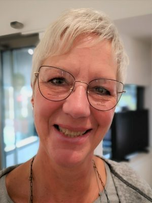 Maritrud Richter mit GigiStudios Brille