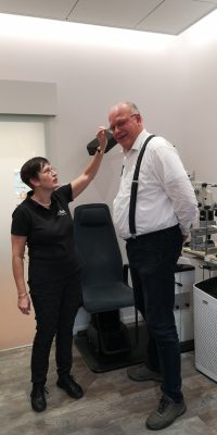 Freigeist Fassungen für unsere Kunden mit großen Köpfen wie Jürgen Künne bei Annette Lampen - Juwelier & Augenoptik, Ennigerloh