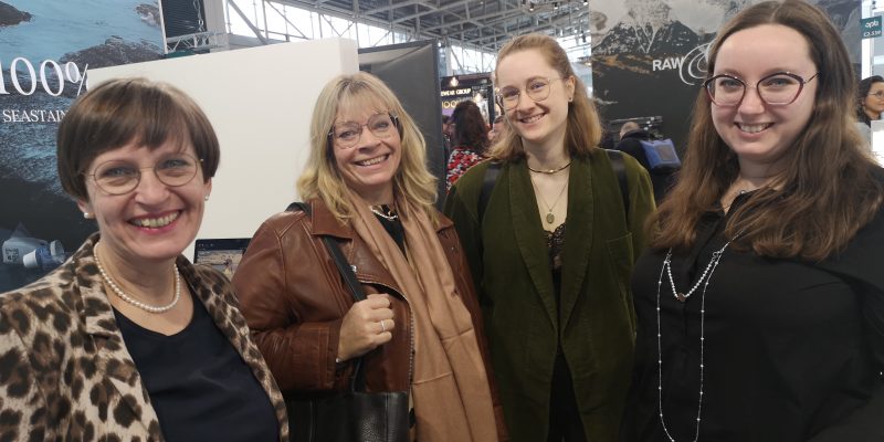 Sea2See - Nachhaltige Brillen aus recyceltem Meeresplastik bei Annette Lampen - Juwelier & Augenoptik, Ennigerloh mit Ursula Mindermann